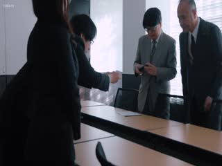 JUR-088 人妻秘書、汗と接吻に満ちた社長室中出し性交 久遠美緒